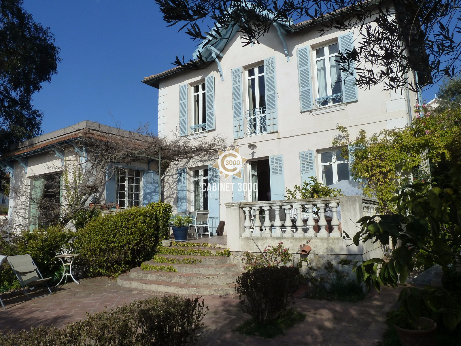 vente M1272 TOULON Cap Brun Maison T8 vue mer