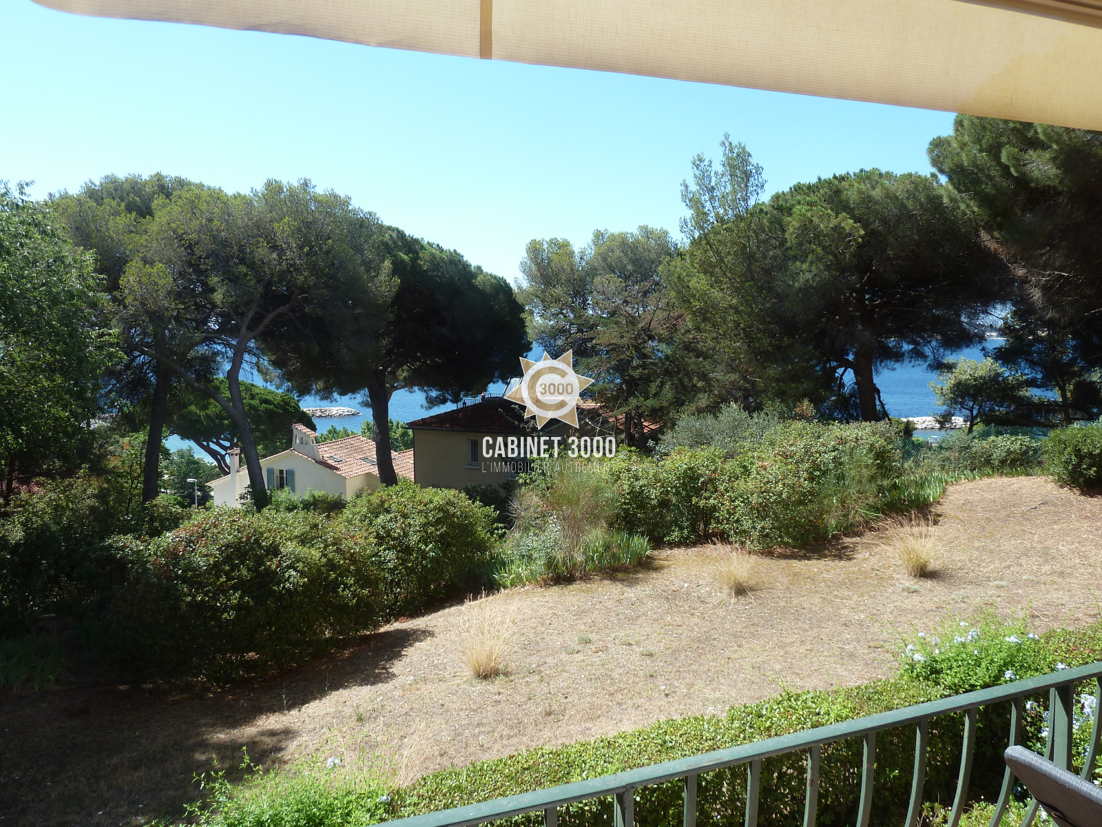 Vente M1856 TOULON MourillonLamalgue Appartement T4 avec balcon vue mer 3000